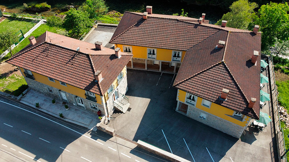La Lonja, Amieva, Asturias. Hotel, Apartamentos